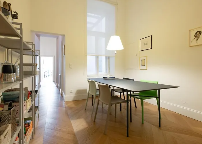 Stunning In Center Appartement